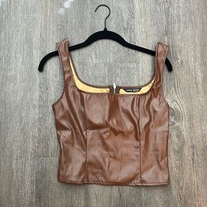 Faxe leather tank top with a zipper in the back